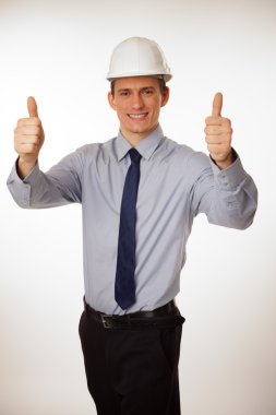 Bir kask içinde genç işadamı