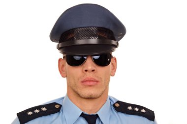 Polis güneş gözlüğü