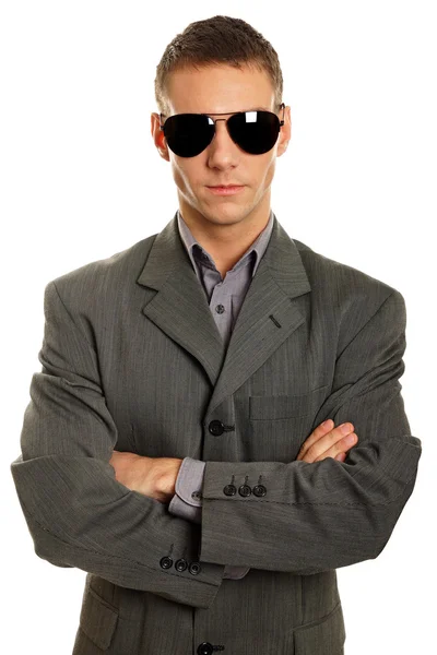 Красивый мужчина в солнечных очках — стоковое фото