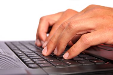 Parmaklar, bilgisayar klavyesindeki