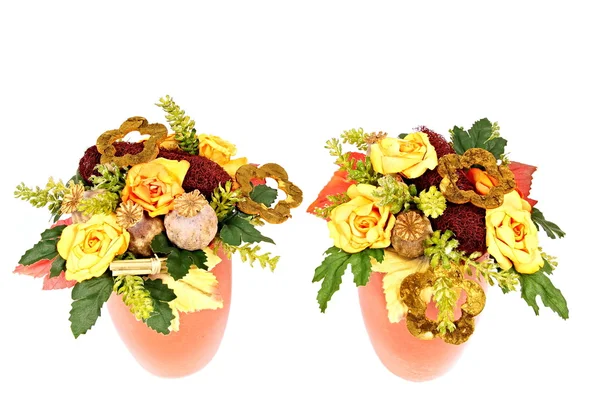 Duas tigelas de flores com decoração de outono — Fotografia de Stock