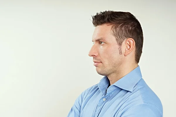 Hombre joven con camisa azul —  Fotos de Stock