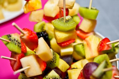 Gelen meyve kokteyl meze