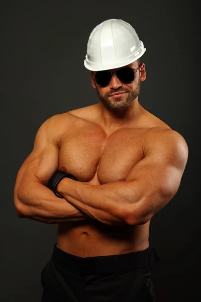 Hombre musculoso guapo — Foto de Stock