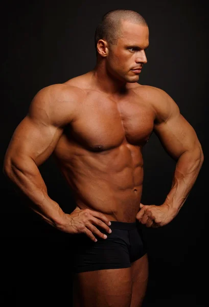 Handsome muscular man — Stock Photo, Image