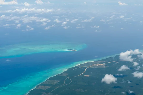 Flygfoto Zanzibar Zanzibar Tanzansk Indiska Oceanen Blå Hav Bakgrund — Stockfoto