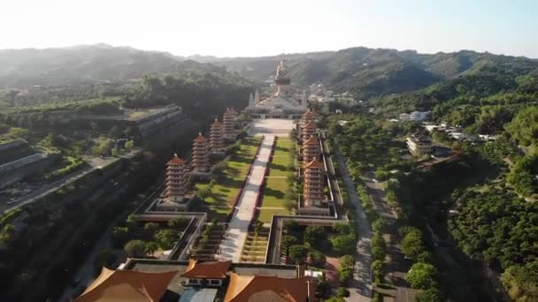 Aerial Drone Sunset View Guang Shan Buddha Museum Kaohsiung Tajwan — Wideo stockowe