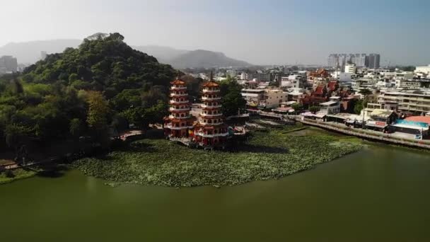 Αεροφωτογραφία Drone Πάνω Από Pagodas Στο Lotus Pond Lake Στην — Αρχείο Βίντεο