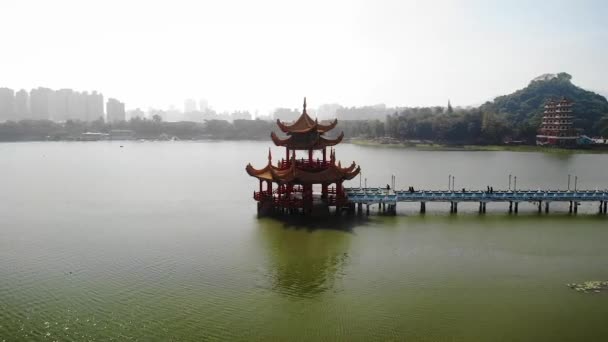 Vista Aérea Drone Sobre Lotus Pond Lake Wuliting Vigia Cidade — Vídeo de Stock