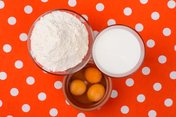 un, süt, yumurta, malzemeler pişirme