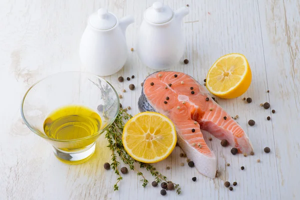 Limonlu, çiğ somon baharat