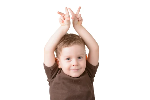 zafer işaret parmak gösteren küçük bir çocuk 