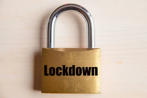 Cadeado Com Preto Lockdown Escrita — Fotografia de Stock