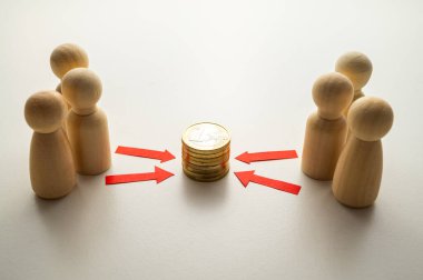 Muhalif partiler ve ihtilaf kavramı, tahtadan figürlerle betimlenmiştir, para ya da başka bir değer üzerine..