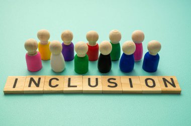 Takım çalışması, kapsama ve takım çalışması kavramı, renkli ahşap parçalarla ifade edilir..