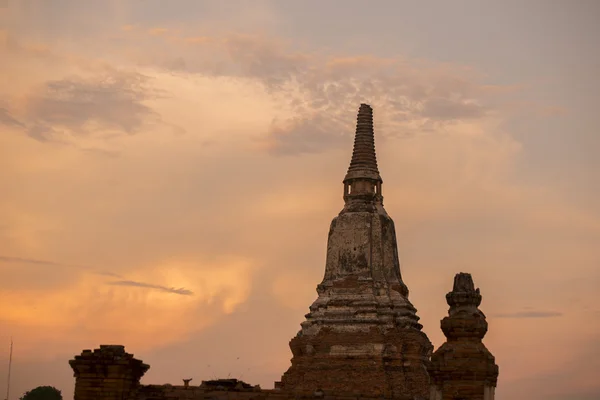 Wat chai wattanaram at evening — Stock Photo, Image