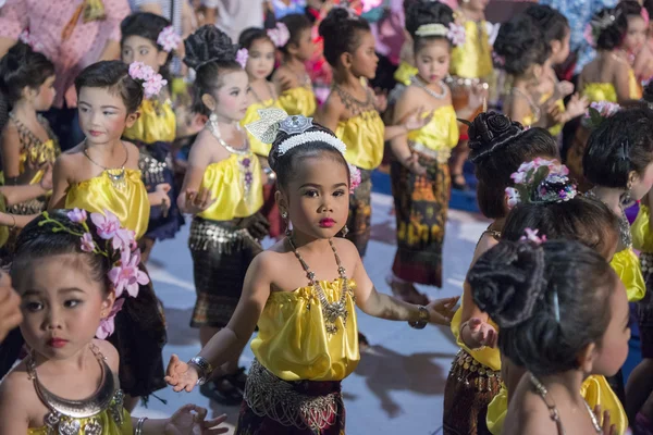 Dança tradicional tailandesa meninas — Fotografia de Stock