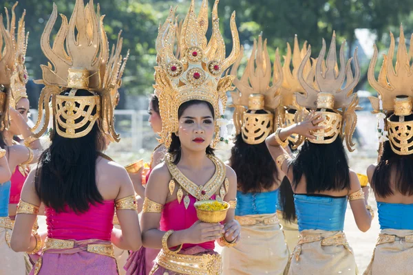 Традиційний тайський танцюють дівчата — стокове фото