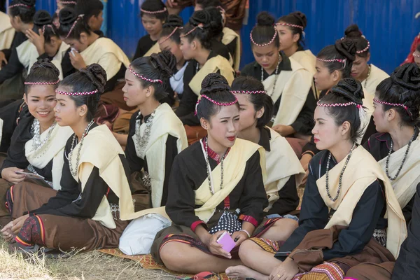 Traditionele Thaise dans meisjes — Stockfoto