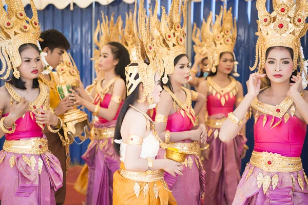 Chicas de danza tradicional tailandesa — Foto de Stock