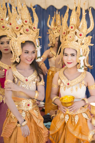 Chicas de danza tradicional tailandesa — Foto de Stock