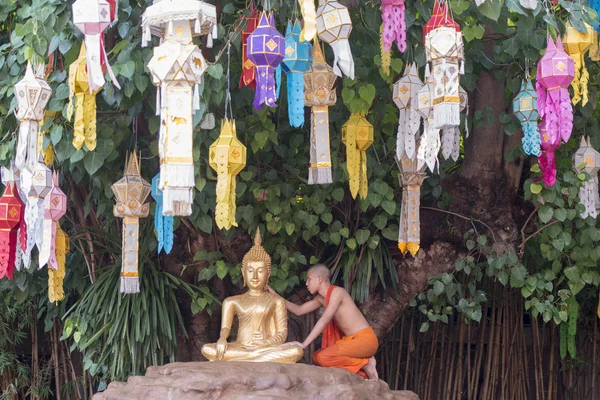 Lanterne al tempio di Wat Phan Tao — Foto Stock