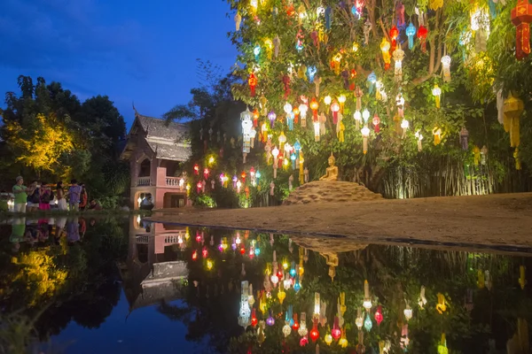 Lanternor i Wat Phan Tao templet — Stockfoto