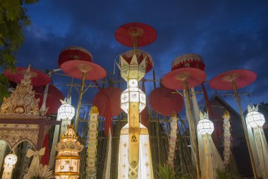 Wat Phan Tao Tapınağı'nda fener