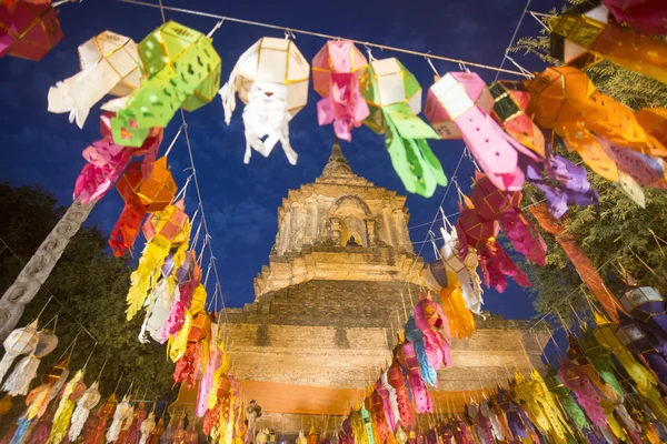Wat Lokmoli Tapınağı'nda fener — Stok fotoğraf