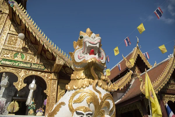 The wat Loi Khroh in the city — Stock Photo, Image