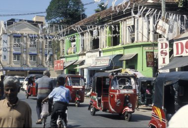 Kandy şehir içinde bir alışveriş caddesi 