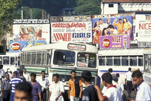 Autobusové nádraží v městě Kandy — Stock fotografie