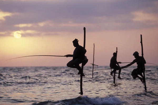 Pescadores na costa de Weligama — Fotografia de Stock