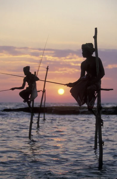 Pescadores na costa de Weligama — Fotografia de Stock