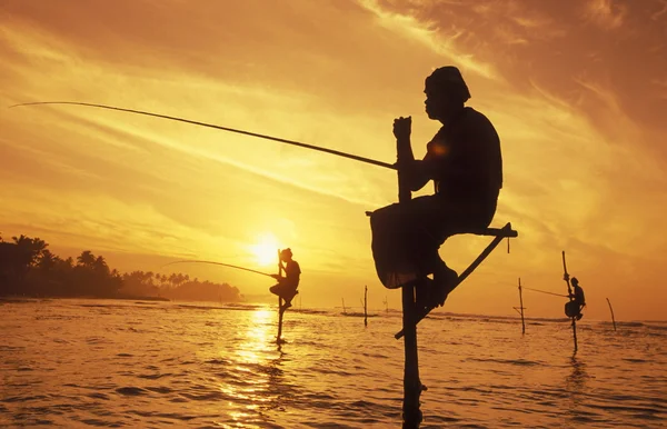 Fishermen at the coast of Weligama — Stock Photo, Image