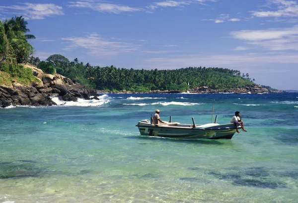 A beach at the coast of Hikaduwa — Stock Photo, Image