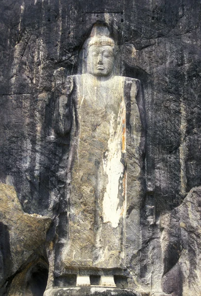 Каменный храм в городе Будурувагала — стоковое фото