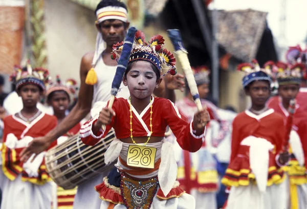 Un festival traditionnel dans la ville de Dalawella — Photo