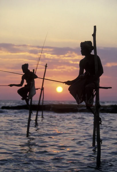 Pescadores na costa de Weligama — Fotografia de Stock