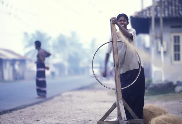 Hikkaduwa donna al lavoro — Foto Stock