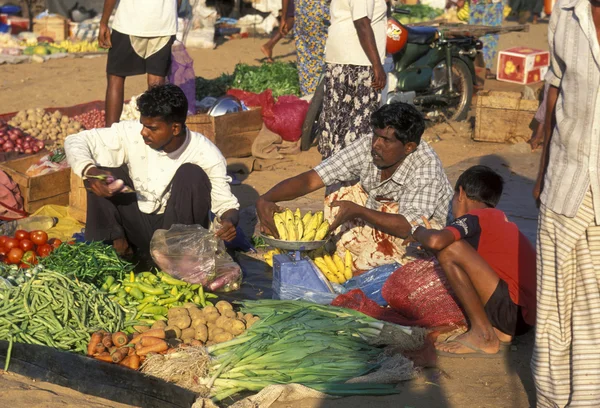 The market in the town of Hikkaduwa — Stock Photo, Image