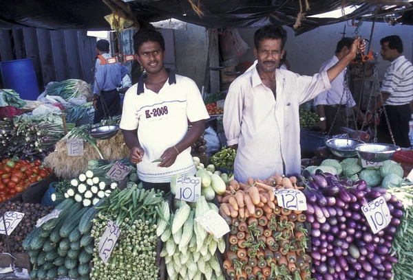 El mercado en la ciudad de Hikkaduwa — Foto de Stock