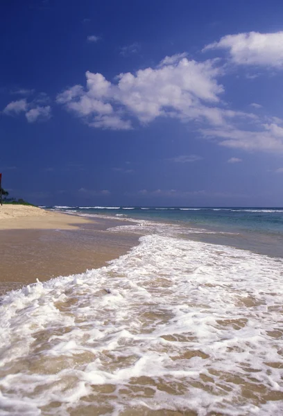 Plaża na wybrzeżu Hikaduwa — Zdjęcie stockowe