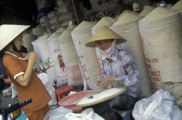 도시 시장에서 쌀 — 스톡 사진