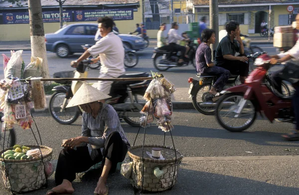 Persone al mercato della città — Foto Stock