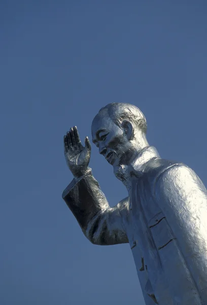 En statue av Ho Chi minh – stockfoto