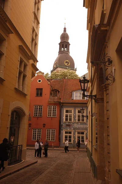 Straße in der Altstadt von Riga — Stockfoto