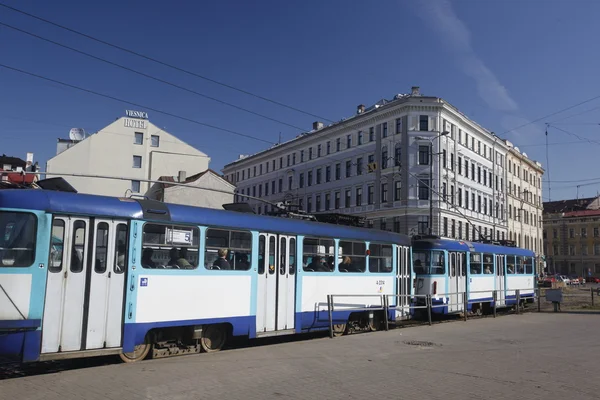 Městský vlak ve starém městě Rigy — Stock fotografie