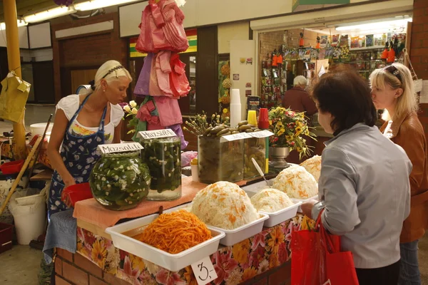 Mercado central en la ciudad de Riga — Foto de Stock