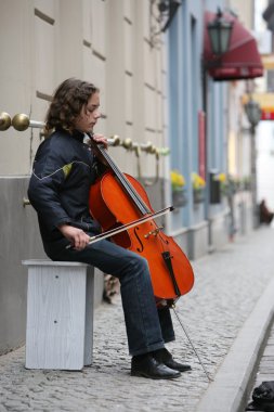 Riga eski şehir sokak müzik